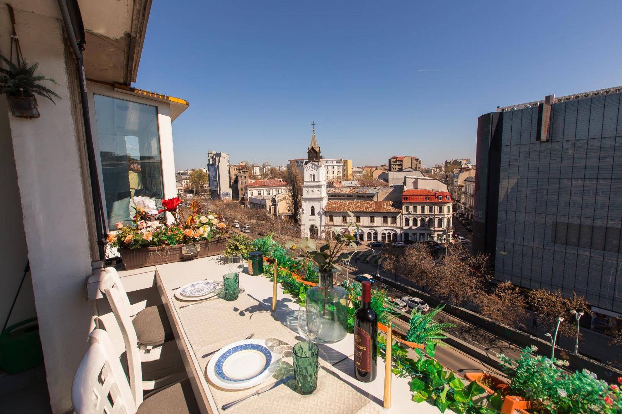 Apartment Old Town With Amazing View From The Balcony Bucharest