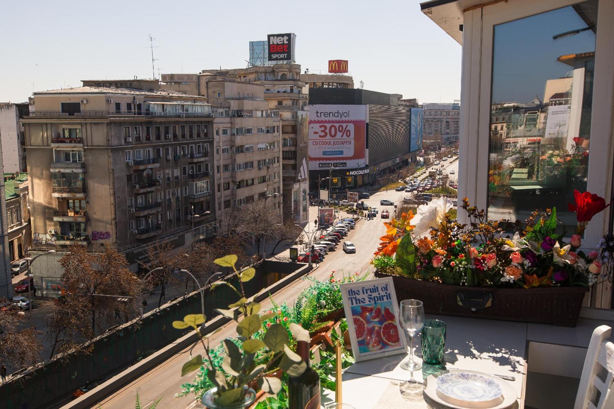 Apartment Old Town With Amazing View From The Balcony Bucharest