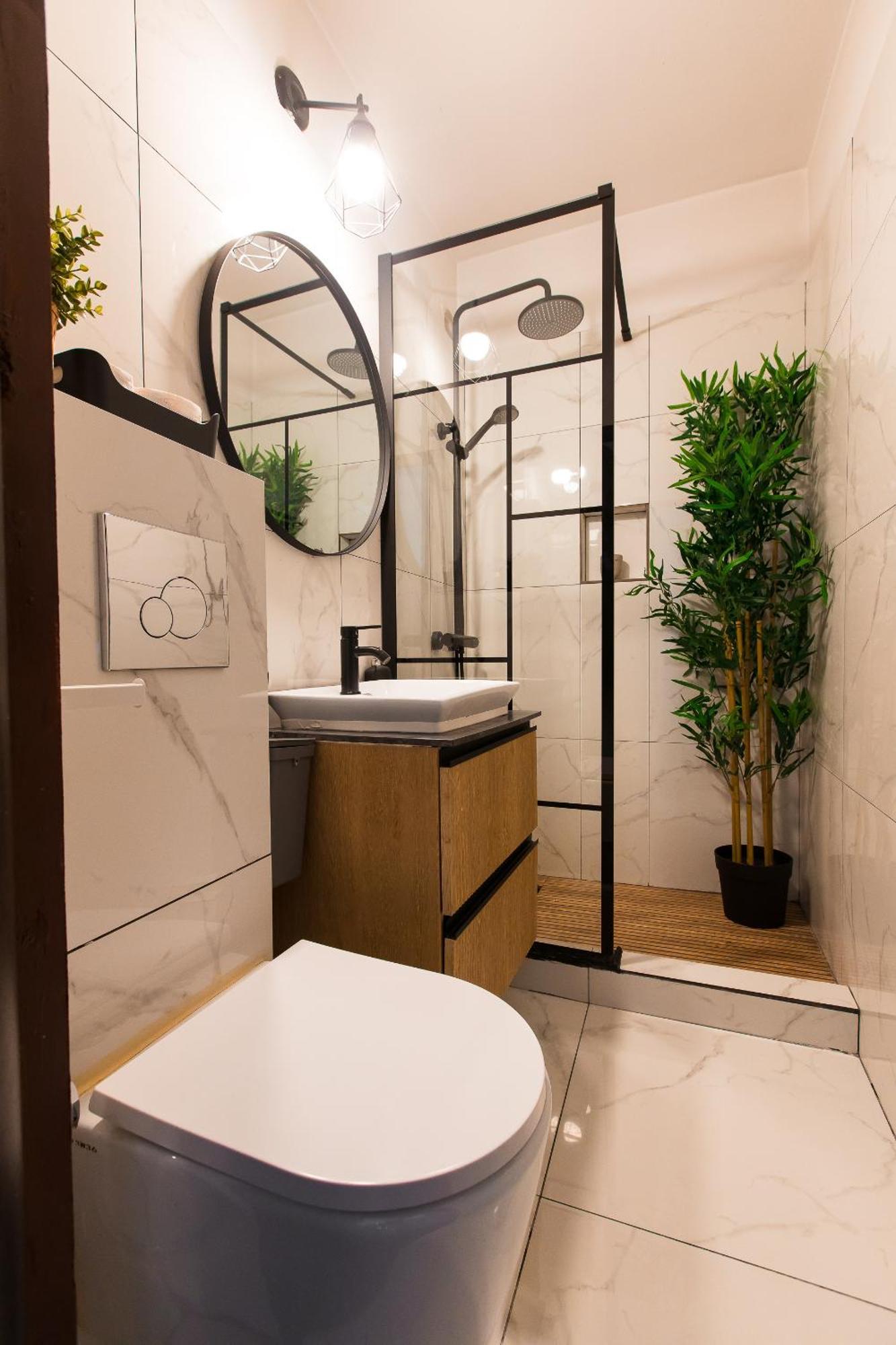 Apartament Old Town With Amazing View From The Balcony Bucureşti